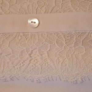 DIANE VON FURSTENBERG - SILK Blouse with LACE Accents - Size 4